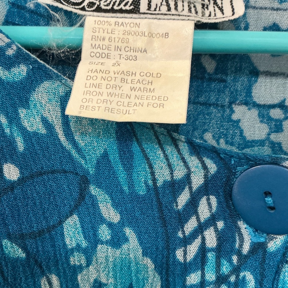 2X blouse - Picture 2 of 3
